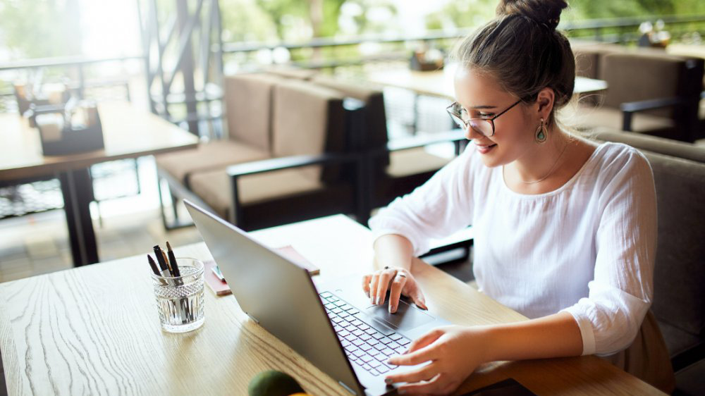 Làm việc từ xa & COVID-19: 5 điều các công ty cần xem xét trước khi cho phép nhân viên làm việc tại nhà