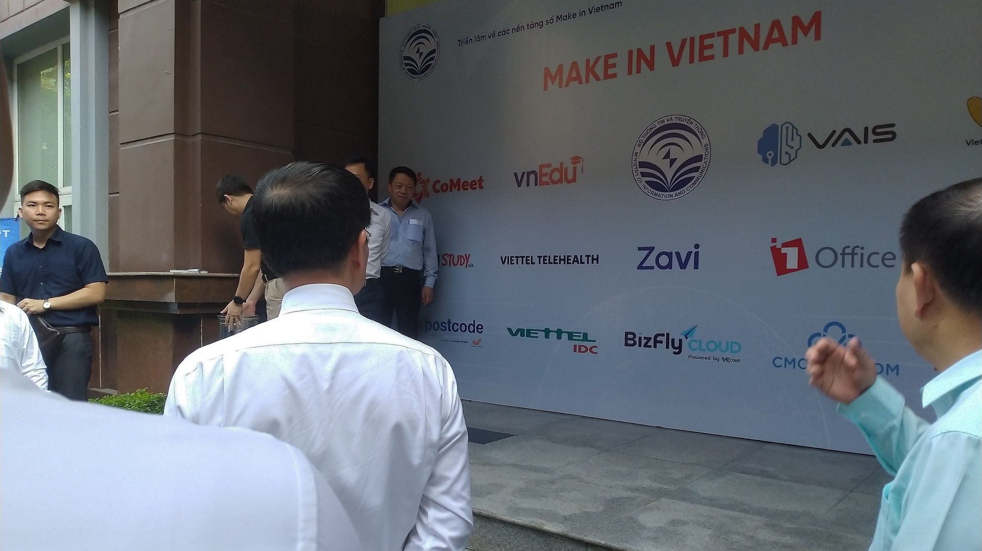 Triển lãm các nền tảng số của Việt Nam: thiết bị 5G của Viettel, Vsmart, Bizfly Cloud cùng nhiều giải pháp số mùa dịch 