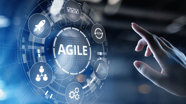 Agile là một hướng tiếp cận cụ thể trong việc quản lý các dự án phần mềm