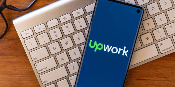 Upwork cung cấp phần mềm theo dõi thời gian hoạt động, đảm bảo dự án