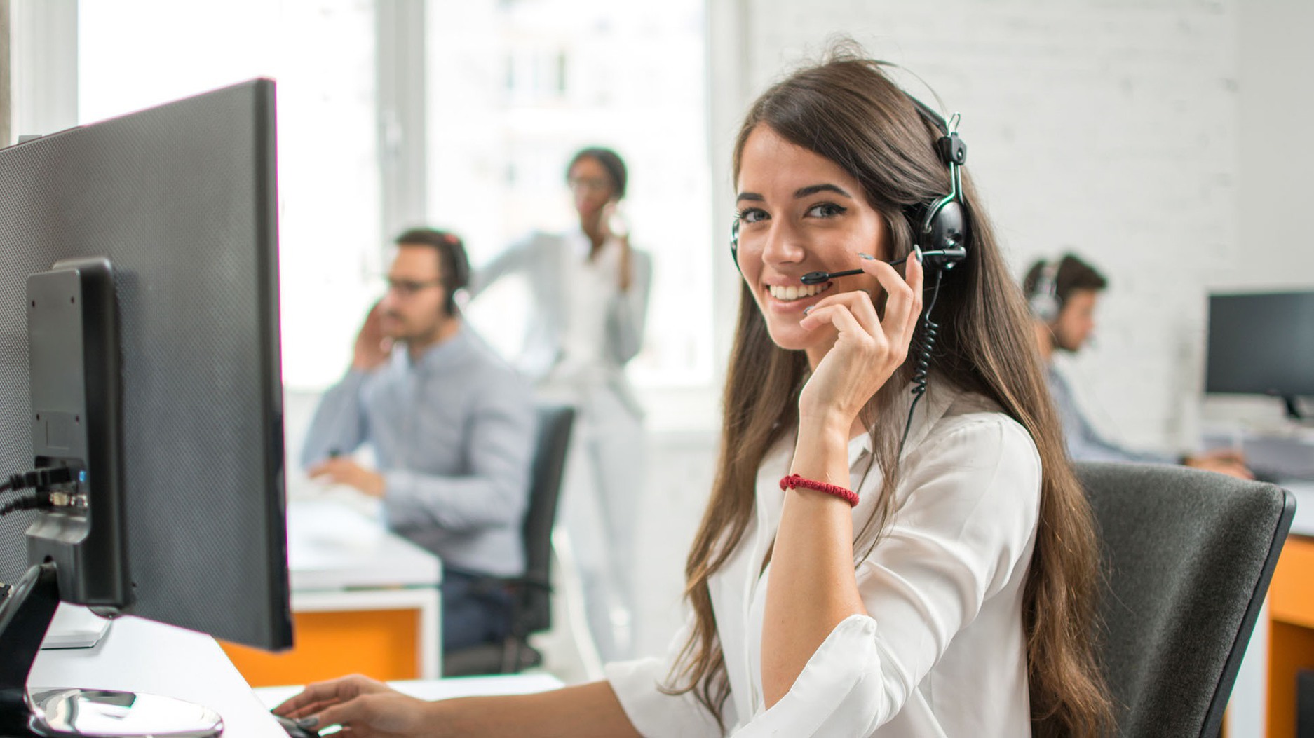 Tổng đài Call Center: Xu hướng chăm sóc khách hàng toàn diện 