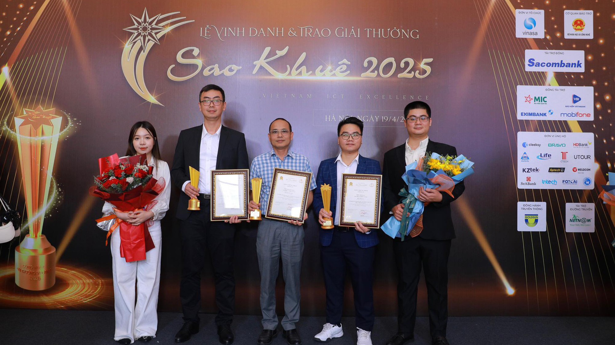 BIZFLY CLOUD GHI DẤU ẤN TẠI GIẢI THƯỞNG SAO KHUÊ 2025 VỚI 3 SẢN PHẨM ĐIỆN TOÁN ĐÁM MÂY