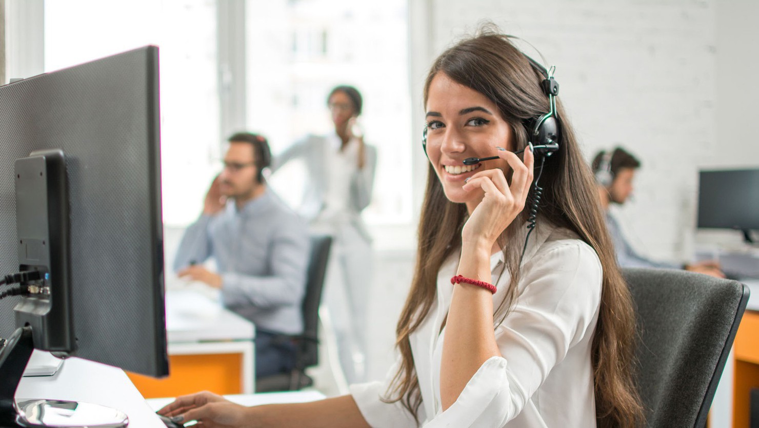Tổng đài Call Center: Xu hướng chăm sóc khách hàng toàn diện