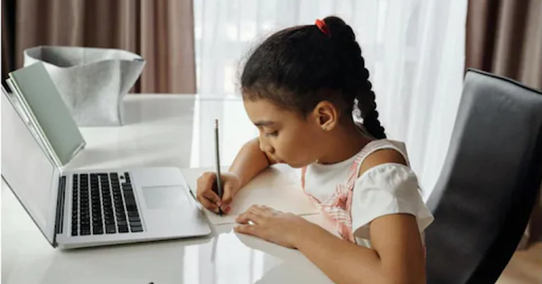 Tác động của đại dịch Covid-19: Việc học trực tuyến ngày càng trở nên phổ biến